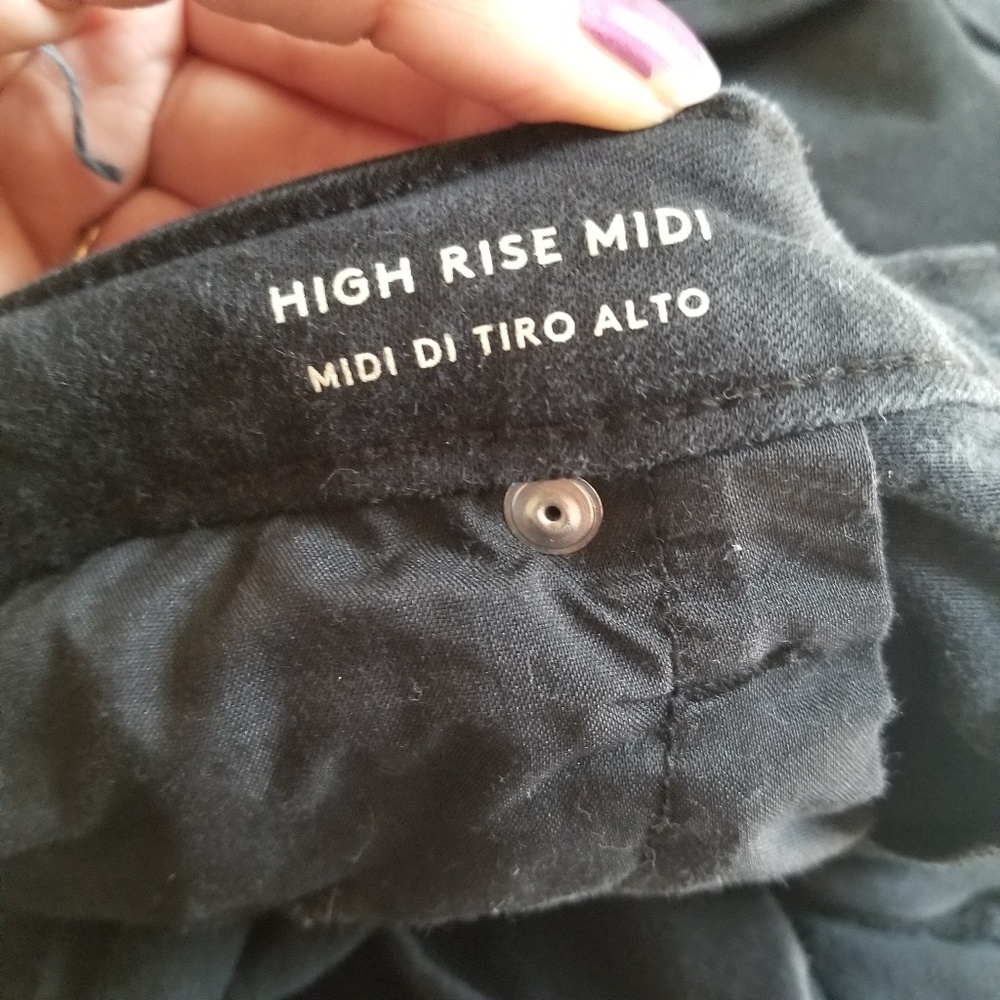 Black Universal Thread Shorts - Picture 4 of 7
